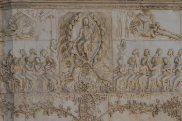 Sceny Sądu Ostatecznego, Opowieści Apokalipsy, płaskorzeźby Lorenzo Maitani (przed 1275-1330) i asystenci, czwarty filar, fasada katedry w Orvieto, Umbria, Włochy