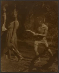 [Tancerze w pozie]