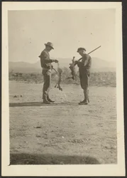 [Fleckenstein i Man with Guns and Dead Jackrabbits].