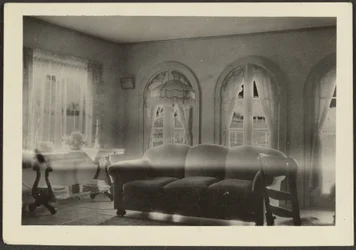 [Salon]