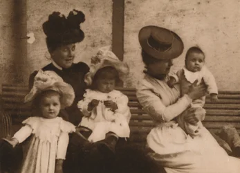 Kobiety i dzieci, 1937