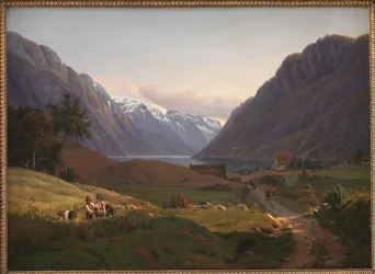 Widok Oddy na fiord Sør w Hardanger w Norwegii. Poranne światło