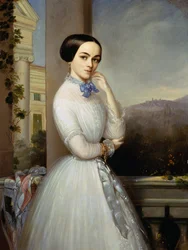 Portret kobiety w białej sukni na balkonie