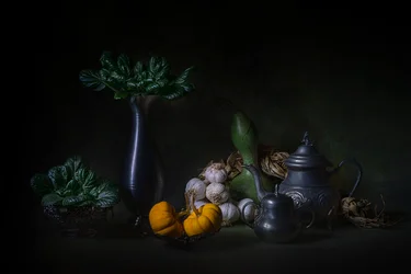 Ciemna martwa natura ze zbiorów
