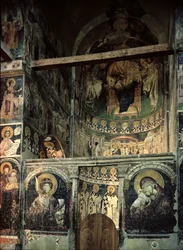 Ikonostas i absyda, freski malowane 1313