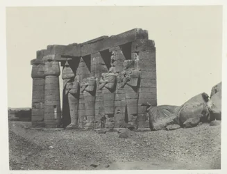 Gournah, Perystyle z grobowca Osymandiasza (Ramesseum Occidental); Teby, płyta 59 z albumu "Egypte, Nubie, Palestine et Syrie" (1852)