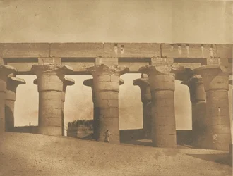 Wielka Kolumnada Pałacu Amenhotepa III w Luksorze, Teby, 1849-50.