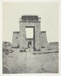 Karnak, Propylon ze świątyni Chons, Teby, 184951, druk 1852.