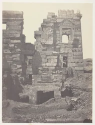 Medinet-Habou, Północna Fasada Gynécée de Ramses-Méiamoun; Teby