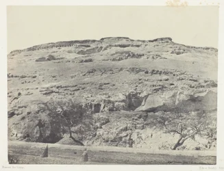 Nekropolia starożytnego Likopolis, Górny Egipt, płyta 12 z albumu "Egypte, Nubie, Palestine et Syrie" (1852)