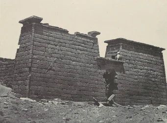 Nubii. Hemi-Spéos z Sébour. Pylony, 1850.