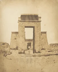 Propylon ze świątyni Khons, w Karnac, Teby, 1849-50.