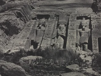 Południowa część wykutej w skale świątyni Hathor, Abu Simbel