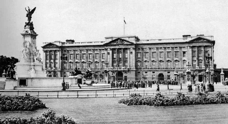 Pałac Buckingham po odrestaurowaniu, Londyn, 1926-1927.