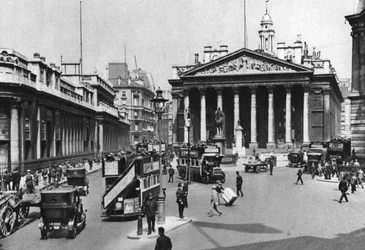 Miasto, centrum Londynu, 1926-1927.