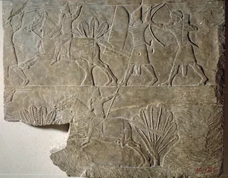 Mezopotamia: Jeźdźcy armii asyryjskiej. Płaskorzeźba w alabastrze z pałacu króla Asurbanipala (lub Asurbanipala) (668-627 pne). Z Niniwy. Paryż, Luwr