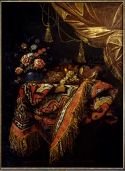 Martwa natura Owoce i kwiaty postawione na obrusie. Obraz Michała Anioła Campidoglio (1610-1670) Rennes z XVII wieku, muzeum sztuk pięknych.