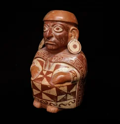 Sztuka prekolumbijska, cywilizacja Moche: naczynie przedstawiające „Tkacza” - 200 p.n.e.-700 n.e. - Lima, Narodowe Muzeum Antropologii i Archeologii, Peru - Sztuka prekolumbijska, cywilizacja Moche (kultura Mochica), butla antropomorficzna: przedstawienie