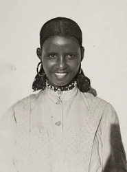 Budowanie imperium w epoce faszystowskiej: Abisyńska dziewczyna, 09.05.1936 (zdjęcie czarno-białe)