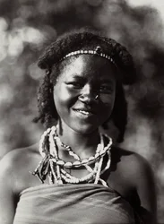 Budowanie imperium w epoce faszystowskiej: Cunama girl, 09.05.1936 (zdjęcie czarno-białe)
