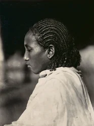 „Budowanie imperium” w epoce faszystowskiej: abisyńska kobieta, 09.05.1936 (zdjęcie czarno-białe)