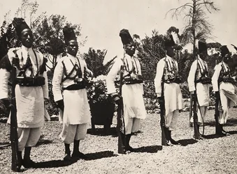 „Budowanie imperium” w epoce faszystowskiej: wierni, 09.05.1936 (zdjęcie czarno-białe)