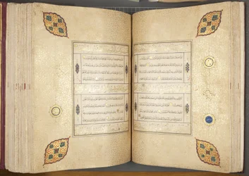 Fol 82 verso 83 recto, Timurid Koran, 1441 (tusz i złoto na papierze)