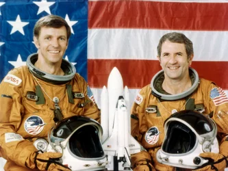 Astronauci Joe Engle i Richard Truly, drugi lot promu kosmicznego, listopad 1981.