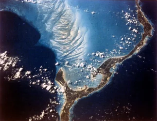 Ziemia z kosmosu - Wyspa Eleuthera, Bahamy, c1980.
