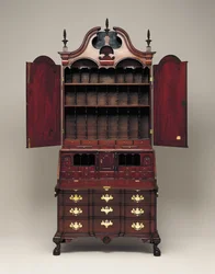 Biurko i regał, ok. 1770-76 (mahoń, sosna żółta południowa, sosna wschodnia biała, topola żółta i mosiądz)