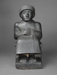 Statua Gudei, ok. 2090 pne (dioryt)