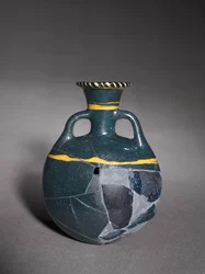 Lentoid Flask lub Pilgrim Flask, późna dynastia XVIII do XIX, c.1336-1186 p.n.e.
