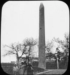 Obelisk, Heliopolis, Egipt, ok. 1890 r.