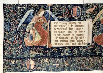 Powieszenie Objawienia (1373-1383), aniołowie niosący narzędzia Męki Pańskiej. Gobelin autorstwa Nicolasa Bataille