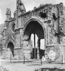 Ruiny katedry, Ypres, Belgia, I wojna światowa, c1914-c1918