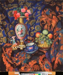 Martwa natura z porcelaną i kwiatami - praca Nikołaja Siemionowicza Zajcewa (1885-1938), tempera na tekturze