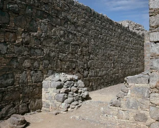 Buddyjska stupa Dharmarajika, księga II-I w.