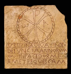 Chrześcijańska inskrypcja z monogramem Chrystusa, znaleziona w Rzymie, okres wczesnochrześcijański, IV wiek