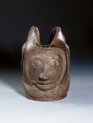 Garnek w formie groteskowej głowy, ok.1895
