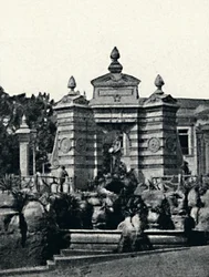 Fontanna w ogrodzie pałacowym, 1895