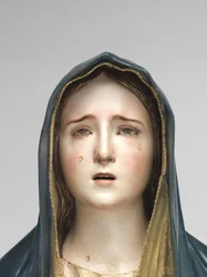 Dziewica Bolesna Mater Dolorosa (polichromowane drewno, szkło i sierść zwierzęca)