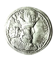 Awers monety przedstawiający profil Szapura II (310-79), Sassanian (srebrny) (patrz 162414 na rewersie)
