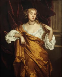Portret Hon. Mary Wharton, stojąca trzy czwarte długości, w białej koszulce i żółtej szacie przy bordowej, drapowanej kolumnie,