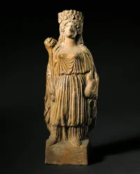 Sztuka fenicka: statuetka z terakoty przedstawiająca boskiego Tanita. III-II wiek p.n.e. Madryt, Museo Arqueologico Nacional