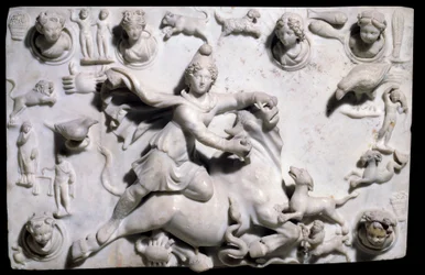 Starożytności orientalne: Mitra zabijający byka (pochodzi z Mitreum Sydonu). Marmur płaskorzeźbiony z Sayda, II-III w. (okres grecko-rzymski, Królestwo Fenickie). Paryż, Luwr