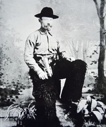 Ben Morrison (zdjęcie czarno-białe)