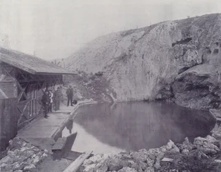 Kanada: The Basin, Hot Springs, Banff (zdjęcie czarno-białe)