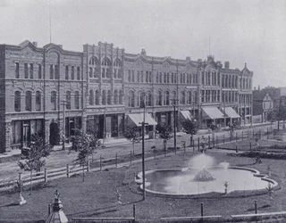 Kanada: Victoria Row, z Queen