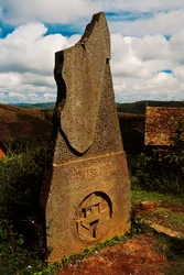 Stela przedstawiająca Madagaskar, Ambohimangę, Madagaskar