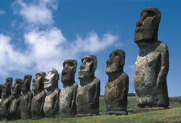 Posągi moai, Park Narodowy Rapa Nui, Wyspa Wielkanocna, Chile